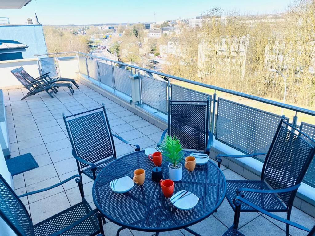 Big Penthouse 2 Bedrooms In Center With Parking And Largeterrace-41 Luxembourg Eksteriør bilde