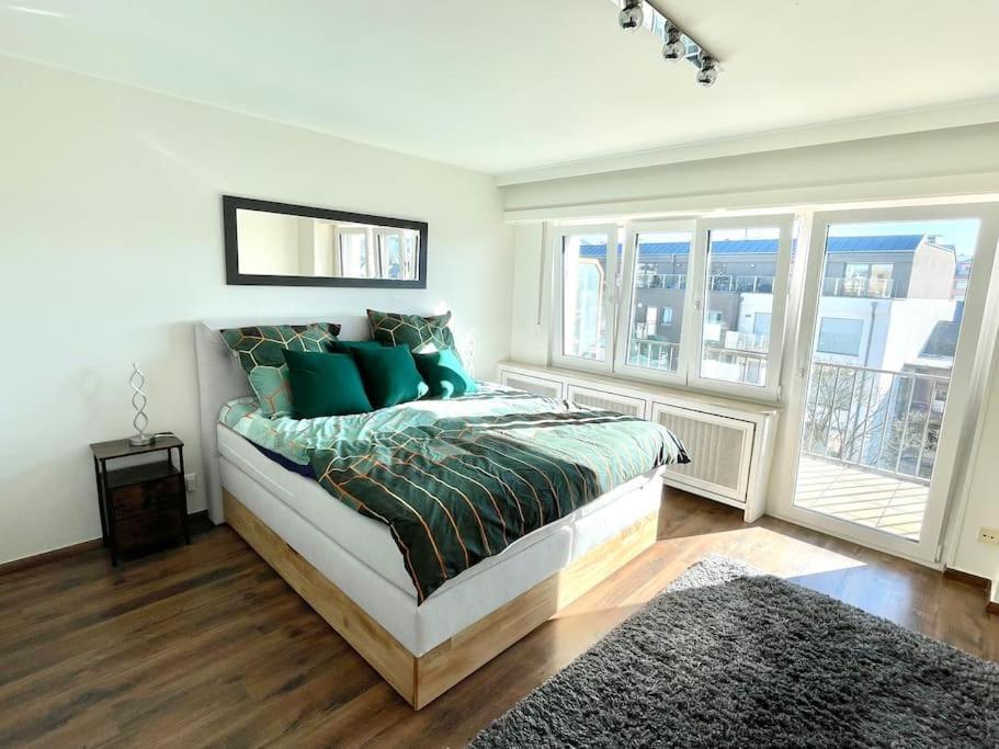 Big Penthouse 2 Bedrooms In Center With Parking And Largeterrace-41 Luxembourg Eksteriør bilde
